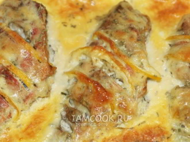 Рецепт морского окуня в сырном соусе