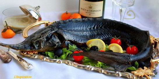 Осетрина с лионским соусом