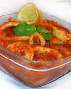 Острые кальмары в красном соусе