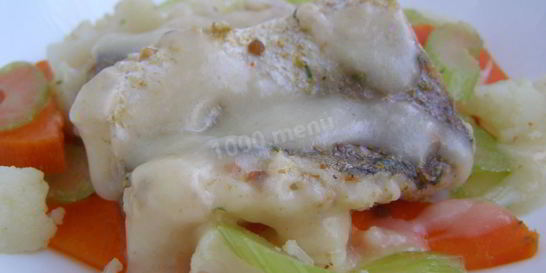 Рыба припущенная