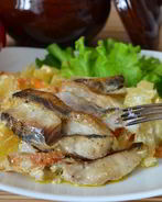 Рыба в горшочке с картошкой