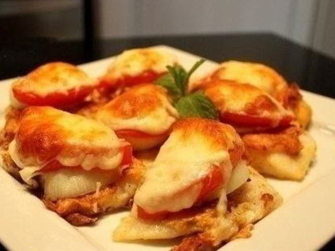 Рецепт рыбы, запеченной под овощами и сыром