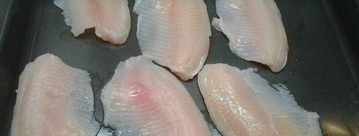 рыба, запеченная под помидорами и моцареллой. Шаг 2