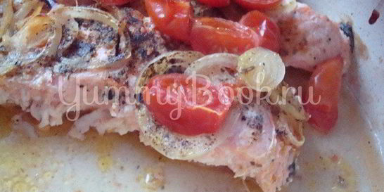 Семга с помидорами