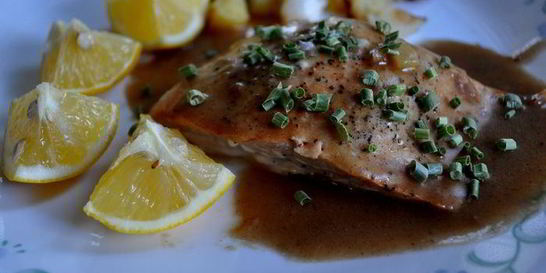 Семга в винном соусе