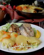 Тушеная рыба с картошкой