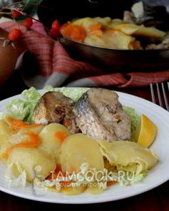 Тушеная рыба с картошкой