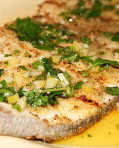 Тушеный судак с картофелем в сметане по-украински