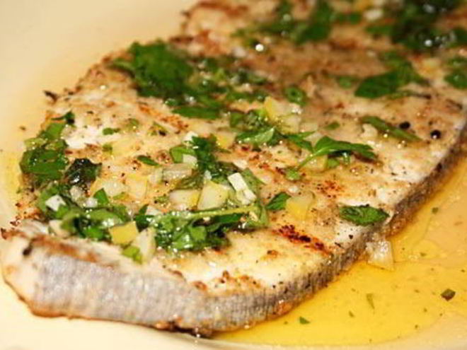 Рецепт тушеного судака с картофелем в сметане по-украински