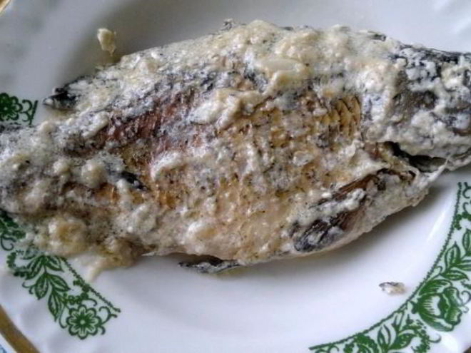 Рецепт жареного карася в сметане на сковороде