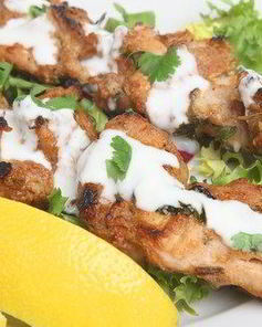 Бараньи шашлыки в марокканских специях с йогуртово-мятным соусом