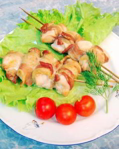 Куриный шашлык в беконе