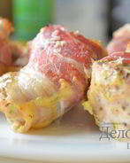 Куриные шашлычки в беконе на шпажках