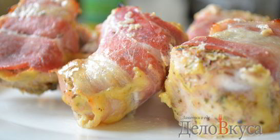 Куриные шашлычки в беконе на шпажках