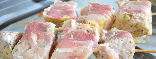 куриные шашлычки в беконе на шпажках. Шаг 7