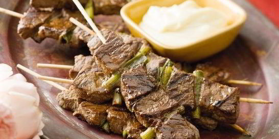 Шашлык из говядины на шпажках