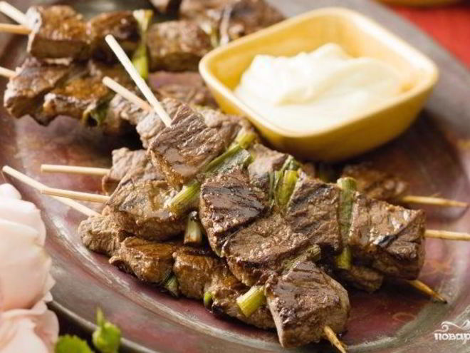 Рецепт шашлыка из говядины на шпажках