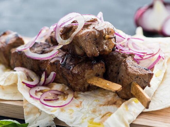 Рецепт шашлыка из свиной шейки в яблочно-горчичном маринаде