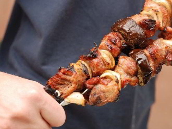 Рецепт шашлыков из баранины, баклажанов и перцев с йогуртовым соусом