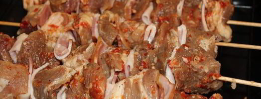 свиные шашлычки с копченой грудинкой. Шаг 4