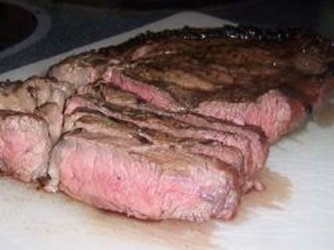 Рецепт говяжьего стейка на гриле с чесноком, имбирем и апельсинами