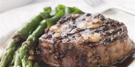 Говяжий стейк в вине Мадера с грибами