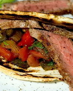 Стейк из говядины с овощами