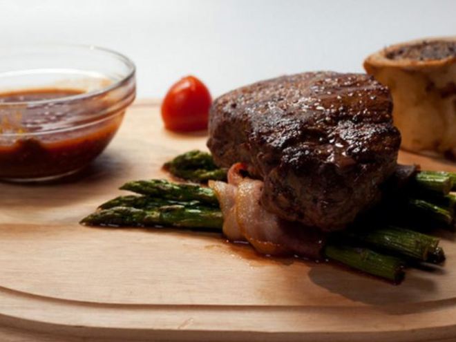Рецепт стейка из говядины со спаржей