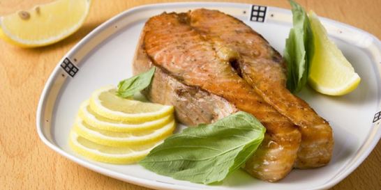 Стейк из семги с лимоном