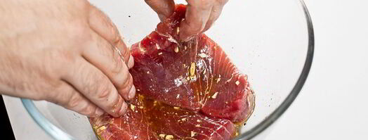 стейк из тунца с гарниром из брюссельской капусты. Шаг 3