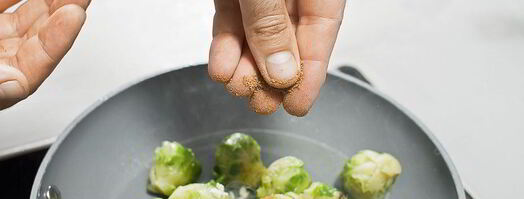 стейк из тунца с гарниром из брюссельской капусты. Шаг 7