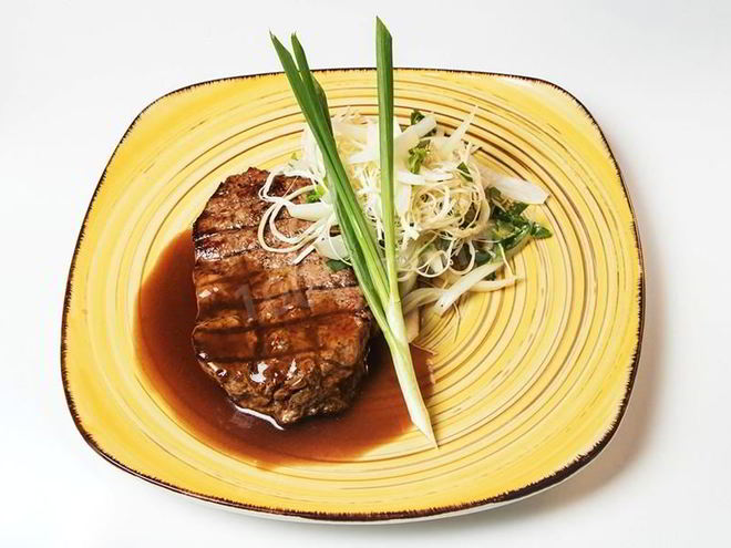 Рецепт стейка рибай с соусом демиглас