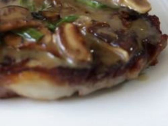 Рецепт стейка с грибным соусом