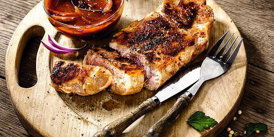 Стейк с острым томатным соусом