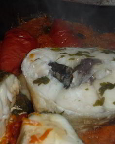 Стейки трески под овощным маринадом