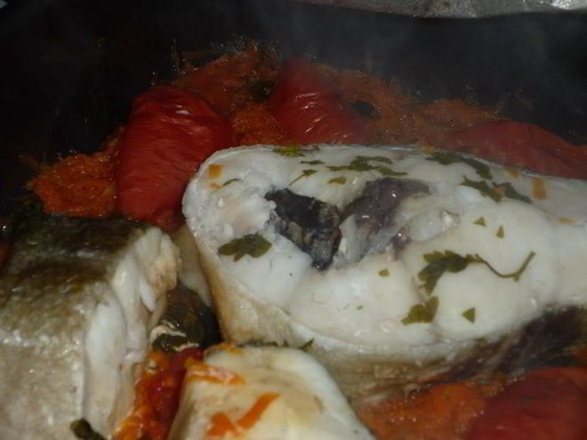 Рецепт стейков трески под овощным маринадом