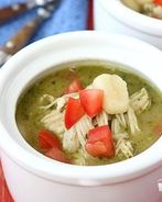 Суп с куриными грудками, ньокки и соусом Песто