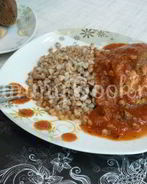 Чесночные тефтели с морковью в остром соусе