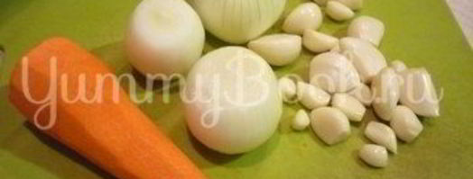 чесночные тефтели с морковью в остром соусе. Шаг 3