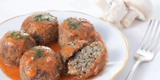 Гречневые тефтели с грибами в соусе