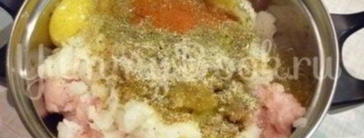 куриные тефтели без риса с двумя соусами. Шаг 3