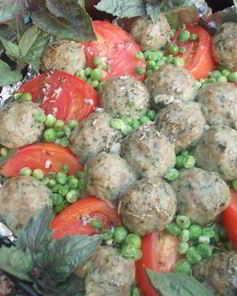 Печеные овощи с мясными тефтелями