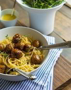 Плотные тефтели с соусом терияки