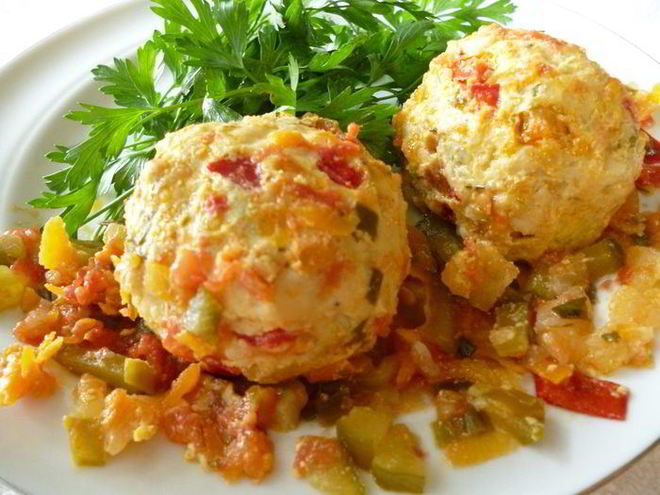 Рецепт рыбных тефтелей в остром пикантном соусе