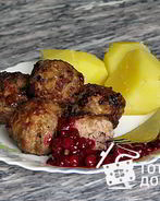 Шведские тефтели с брусникой