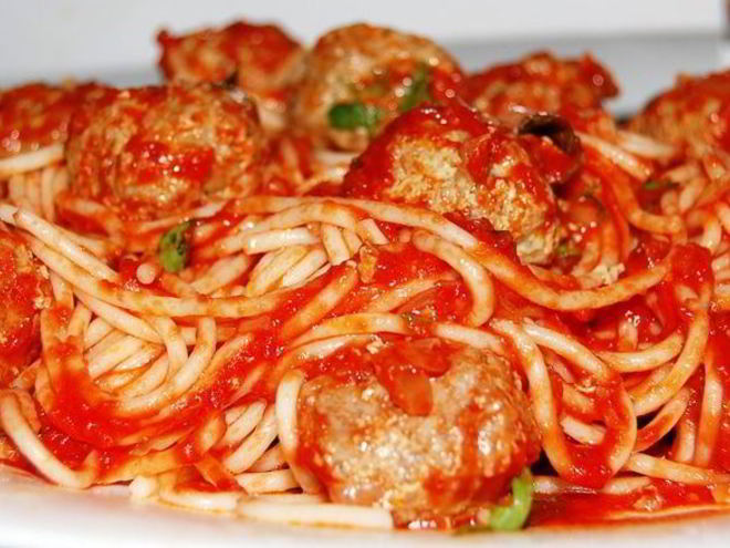 Рецепт спагетти с паровыми тефтельками под томатным соусом