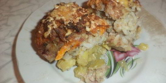 Тефтели на овощной подушке