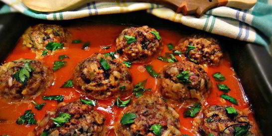 Тефтели с грибами в томатном соусе