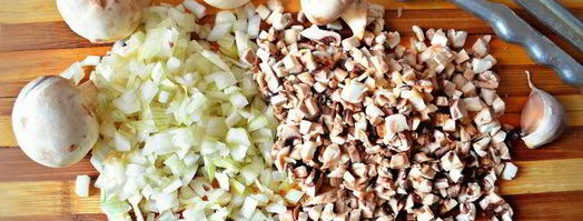 тефтели с грибами в томатном соусе. Шаг 3