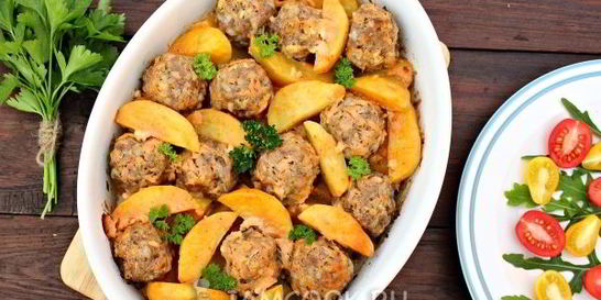 Тефтели с картошкой в духовке